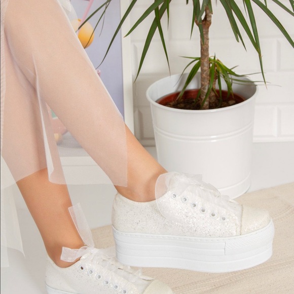 Brand new, never worn, wedding shoes!! Platform heel.